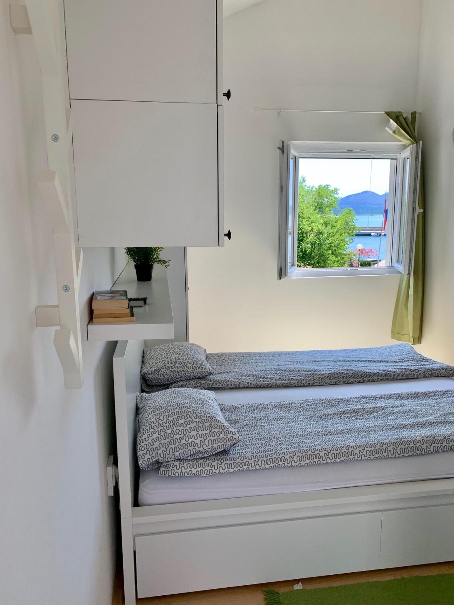 Apartment Bujas Raslina Eksteriør bilde